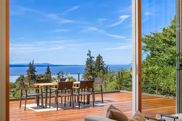 17020 74th Avenue W, Edmonds, WA 98026
