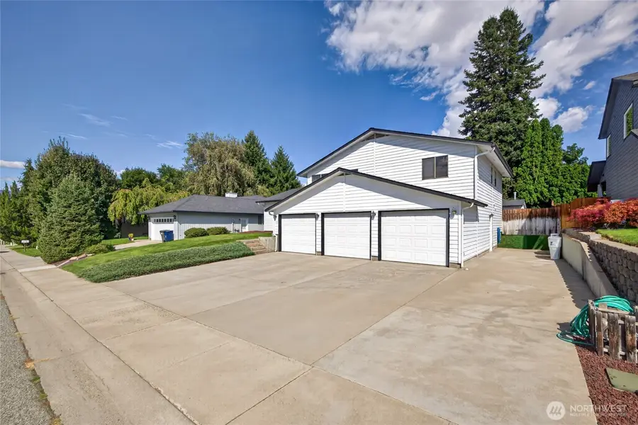 717 12th Street Ne, East Wenatchee, WA 98802 - #3