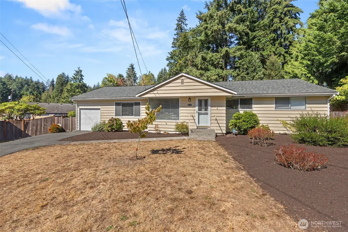 18521 36th Place Ne, Lake Forest Park, WA 98155 - #1