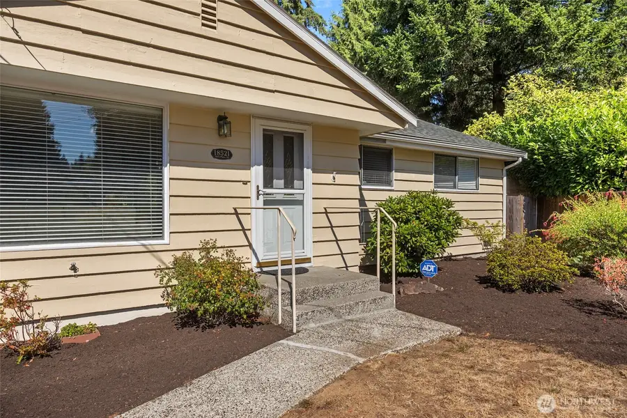 18521 36th Place Ne, Lake Forest Park, WA 98155 - #3
