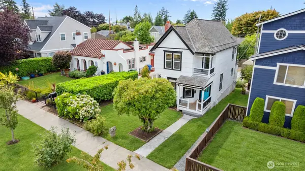 1921 44th Avenue Sw, Seattle, WA 98116