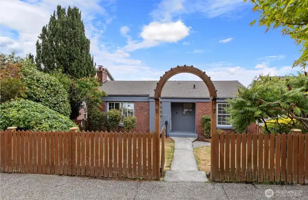 3712 37th Avenue Sw, Seattle, WA 98126