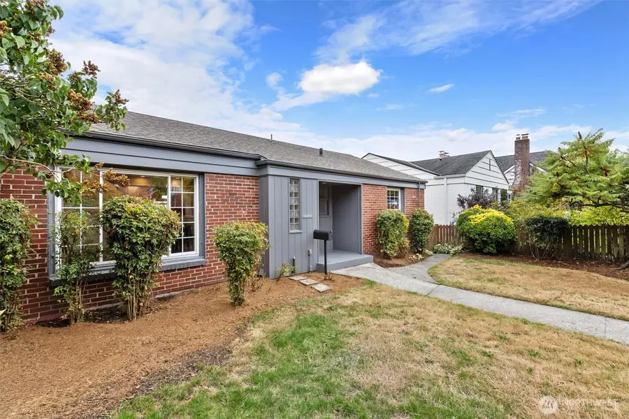 3712 37th Avenue Sw, Seattle, WA 98126 - #3