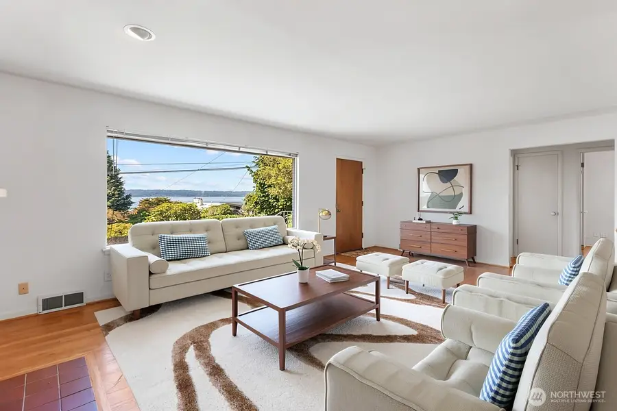 12286 Shorewood Drive Sw, Seattle, WA 98146 - #3