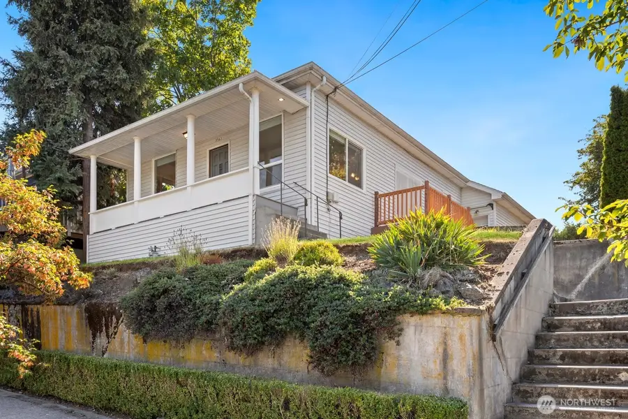 5563 Kenwood Place N, Seattle, WA 98103 - #2