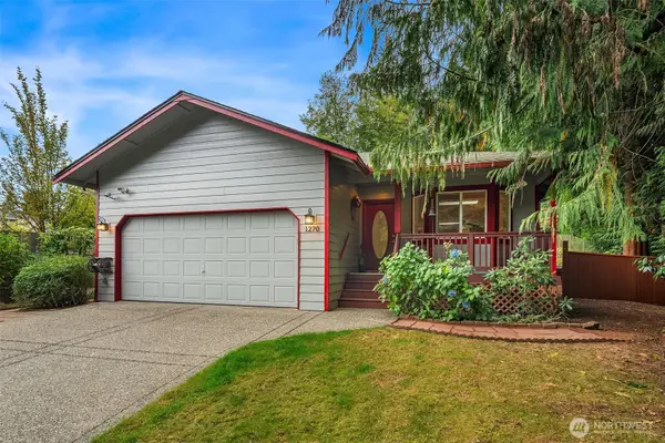 1270 Gilmax Lane Ne, Poulsbo, WA 98370