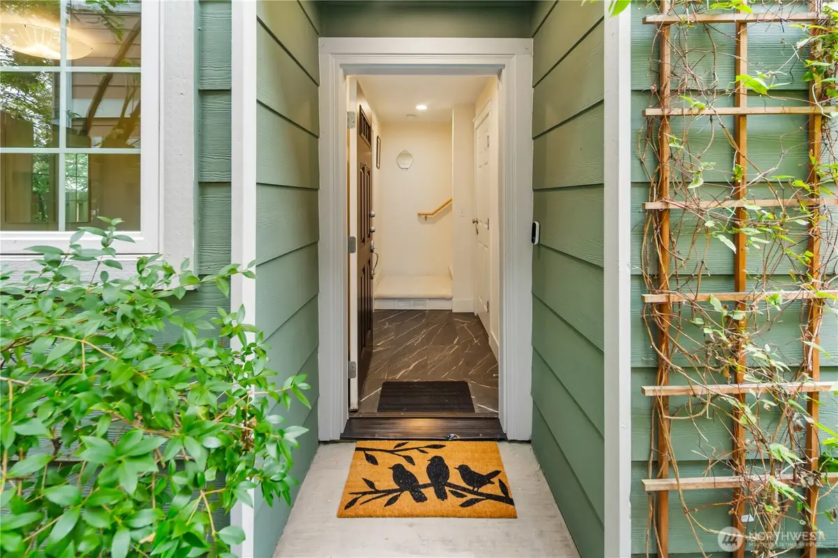 128 25th Avenue E, Seattle, WA 98112 - #1