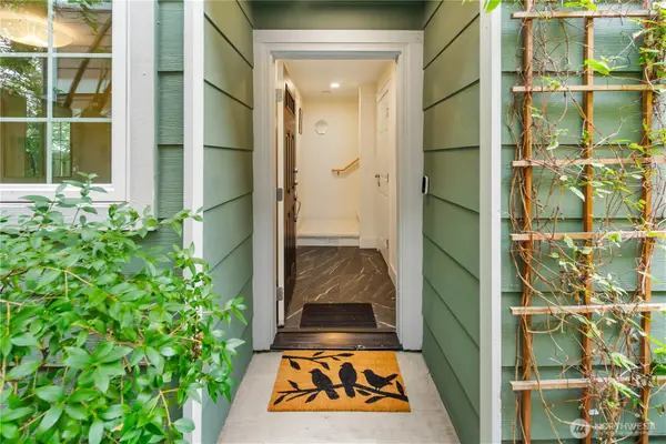 128 25th Avenue E, Seattle, WA 98112
