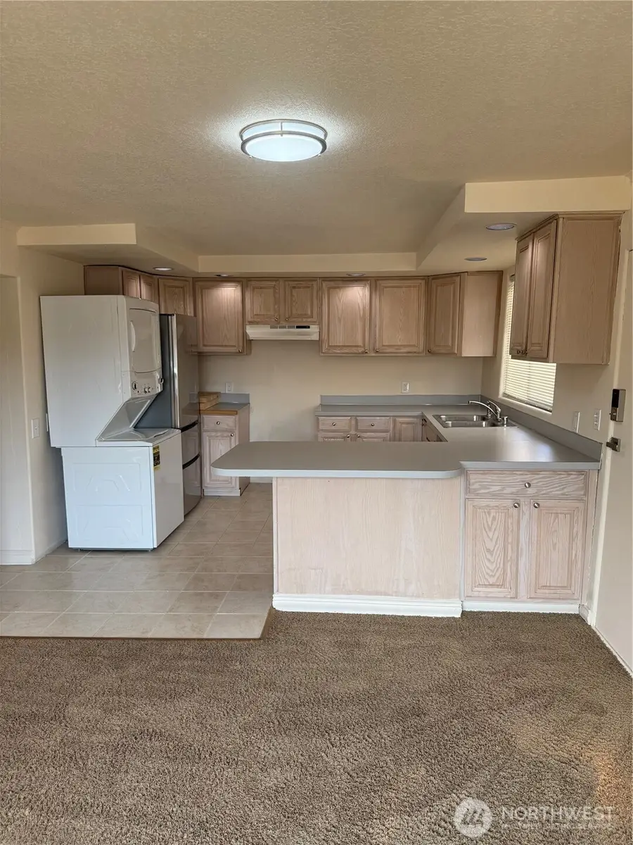 3910 NE 51st Street, Seattle, WA 98105 - #3