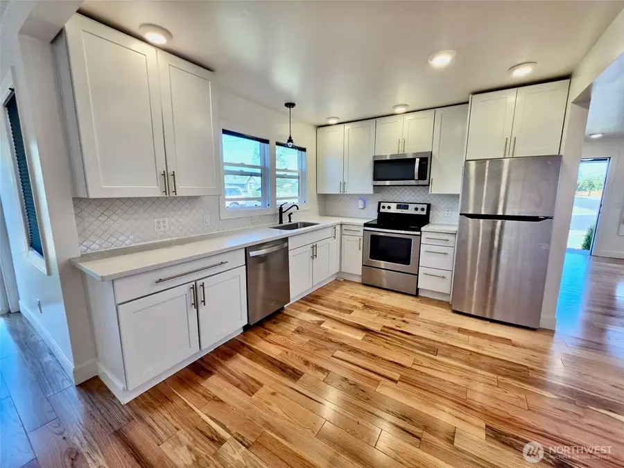 1102 6th Avenue Sw, Puyallup, WA 98371 - #2