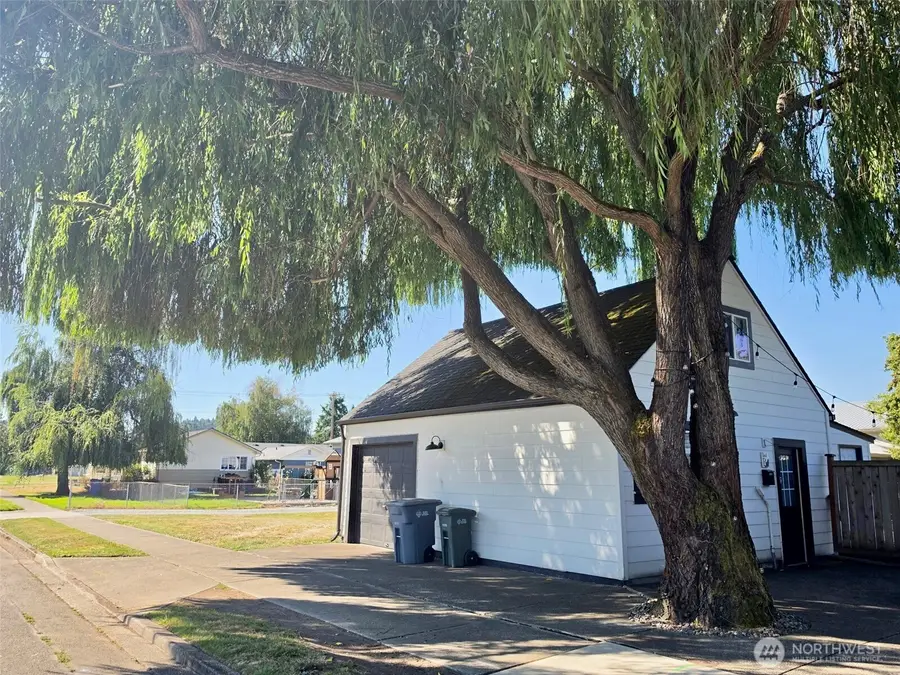 1102 6th Avenue Sw, Puyallup, WA 98371 - #3