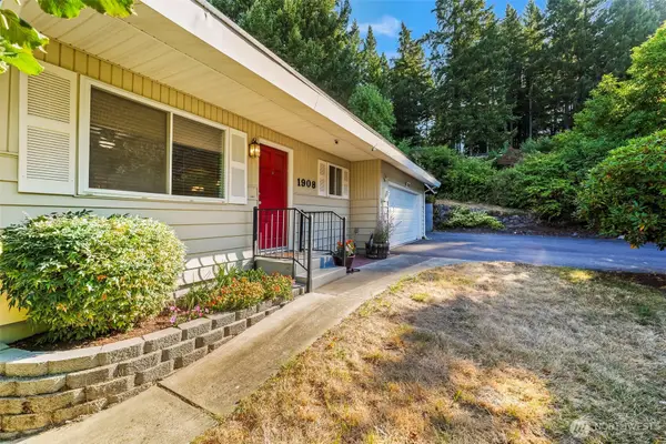 1908 NE Bentley Drive, Bremerton, WA 98311