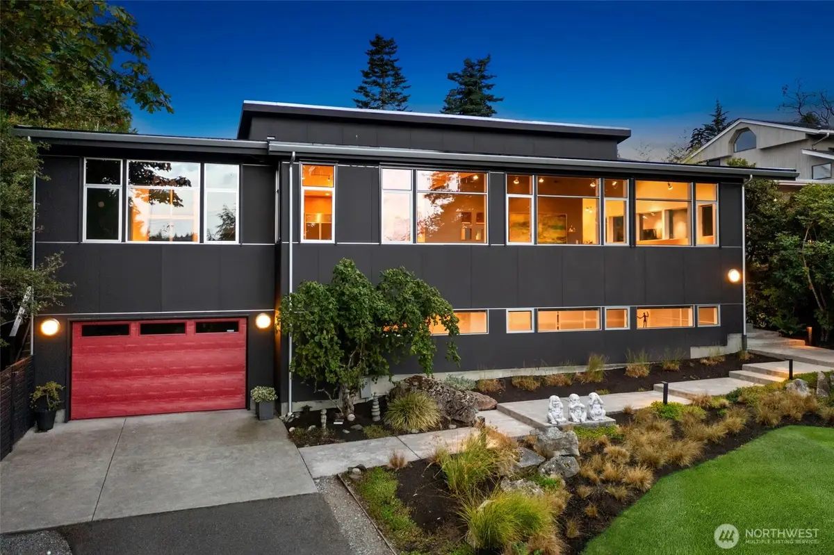 1549 Magnolia Way W, Seattle, WA 98199 - #1