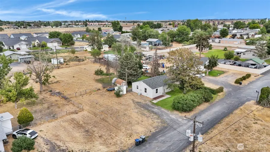 1212 W Concord Avenue, Moses Lake, WA 98837 - #3