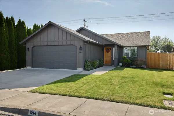 1214 SE Scenic View Dr, College Place, WA 99324