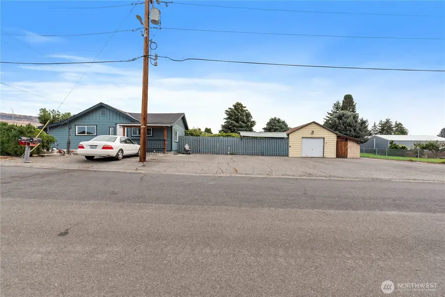 7 S Roland Avenue, East Wenatchee, WA 98802 - #2