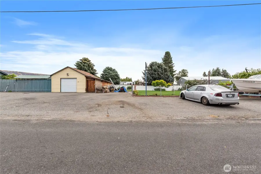 7 S Roland Avenue, East Wenatchee, WA 98802 - #3