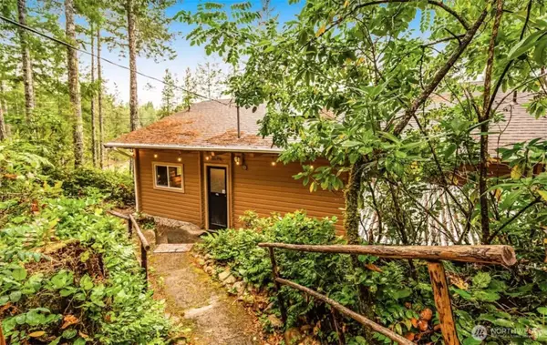 321 NE Lakeshore Drive S, Tahuya, WA 98588