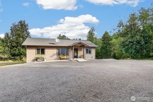381 Studebaker Spur 2, Castle Rock, WA 98611