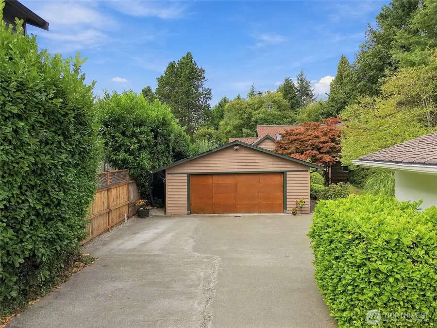 8025 45th Avenue Ne, Seattle, WA 98115 - #3