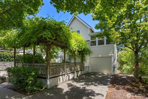 6726 35th Place S, Seattle, WA 98118