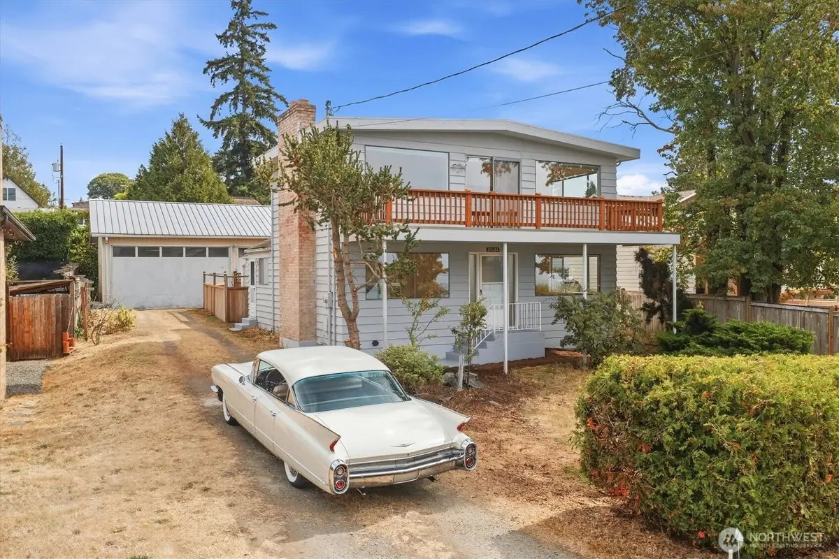 20126 24th Avenue Nw, Shoreline, WA 98177 - #1