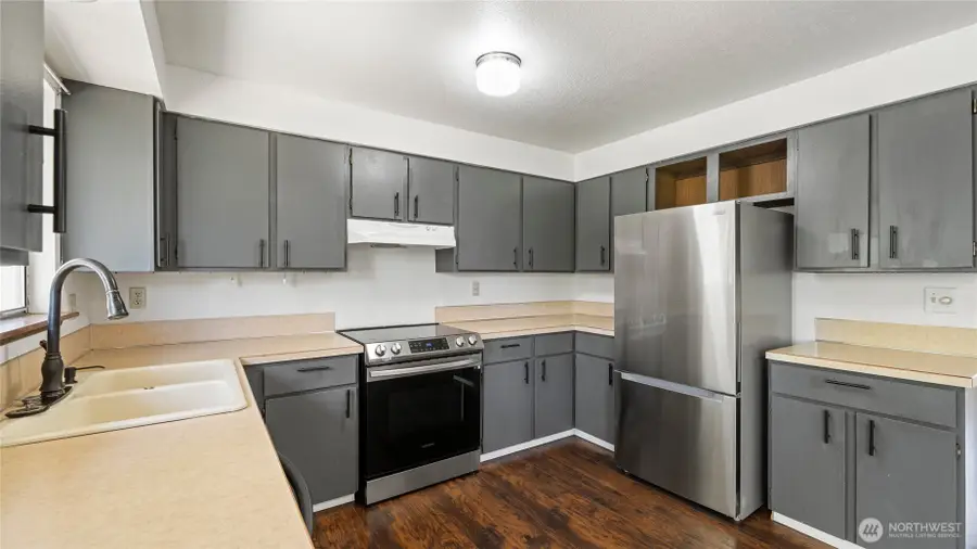 2402 W 16th Ave, Kennewick, WA 99337 - #3