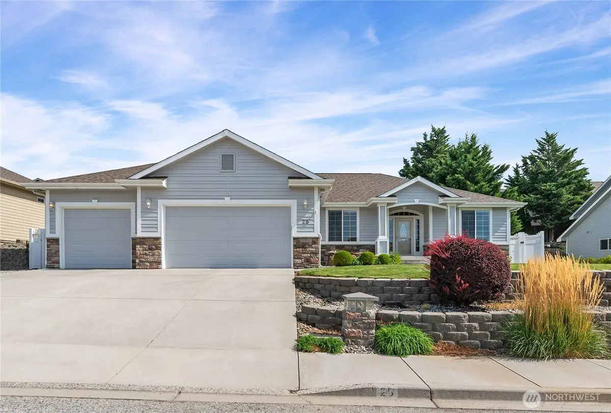 25 S Mandolin Avenue, East Wenatchee, WA 98802 - #1