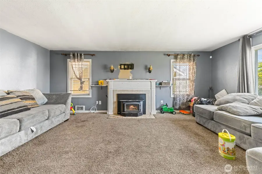 422 W 3rd Street, Aberdeen, WA 98520 - #3