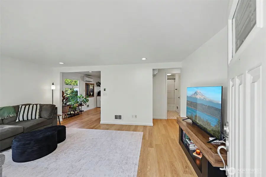 2638 SW 106th Street, Seattle, WA 98146 - #3