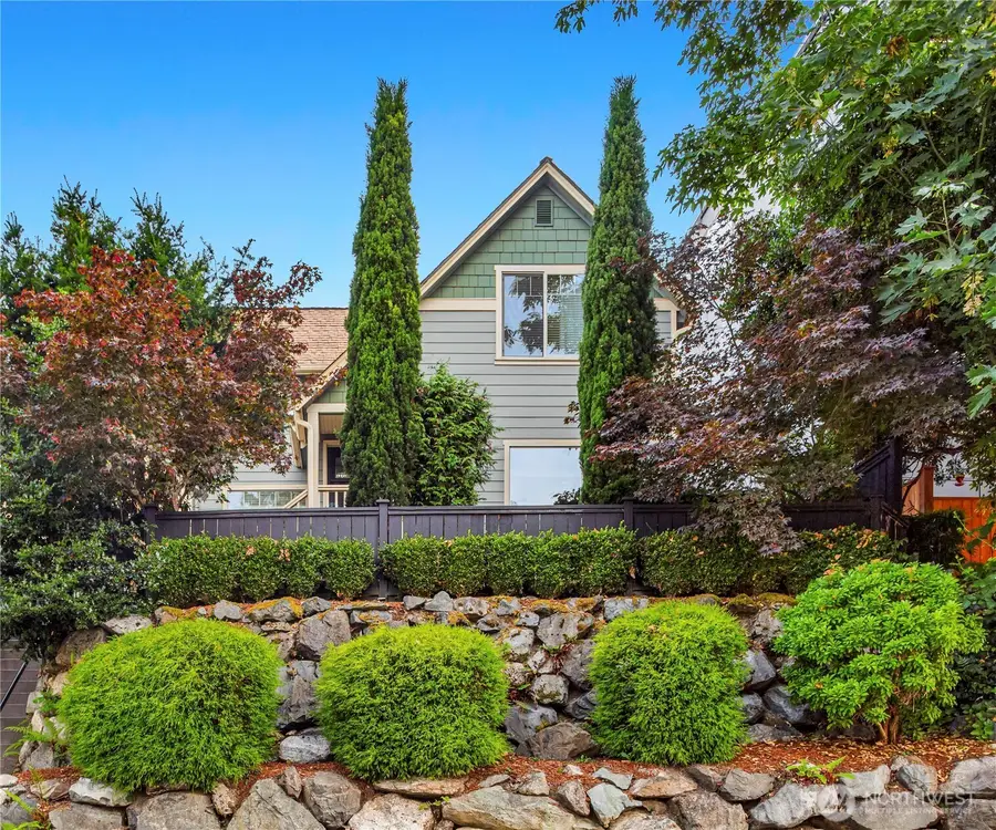 43 W Etruria, Seattle, WA 98119 - #2