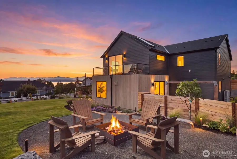 18638 2nd Avenue Sw, Normandy Park, WA 98166 - #3
