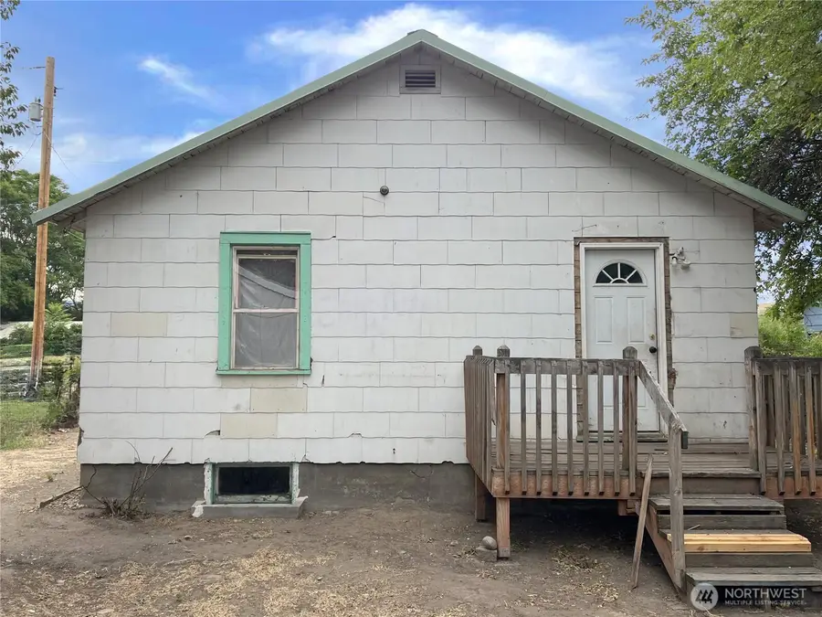 428 Garfield Street, Omak, WA 98841 - #3