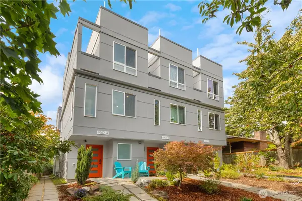 4407 44th Avenue Sw #A, Seattle, WA 98116