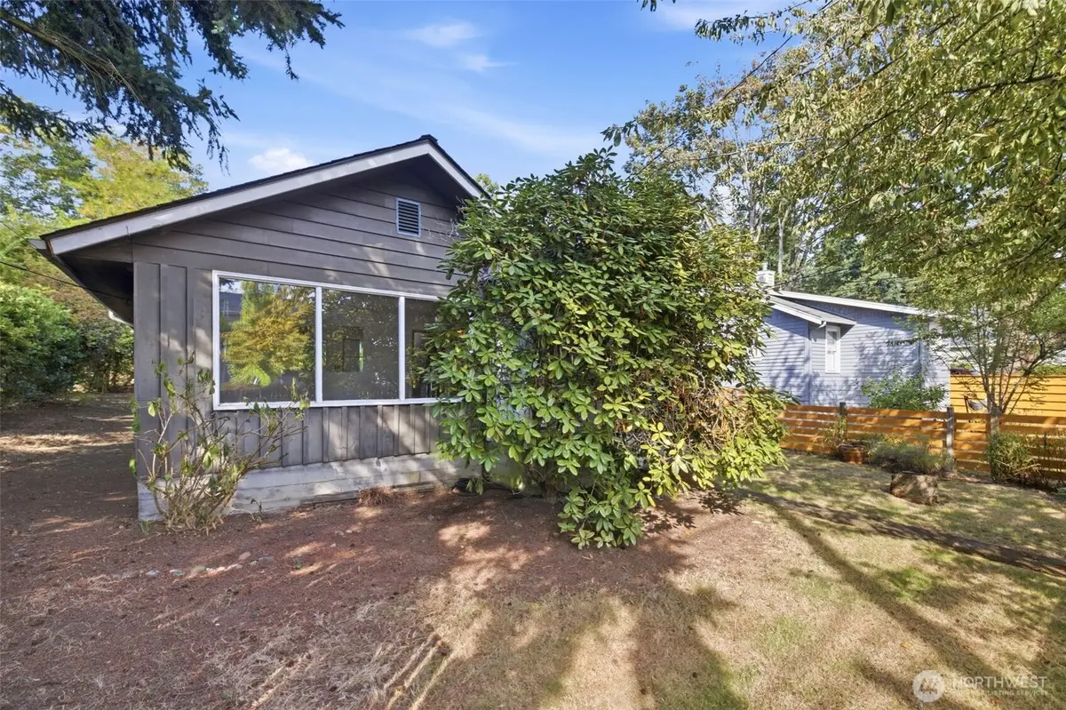 9555 College Way N, Seattle, WA 98103 - #1