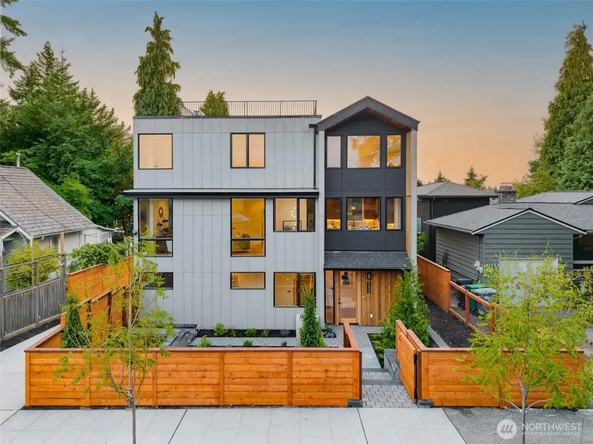 7533 31st Avenue Ne, Seattle, WA 98115 - #1