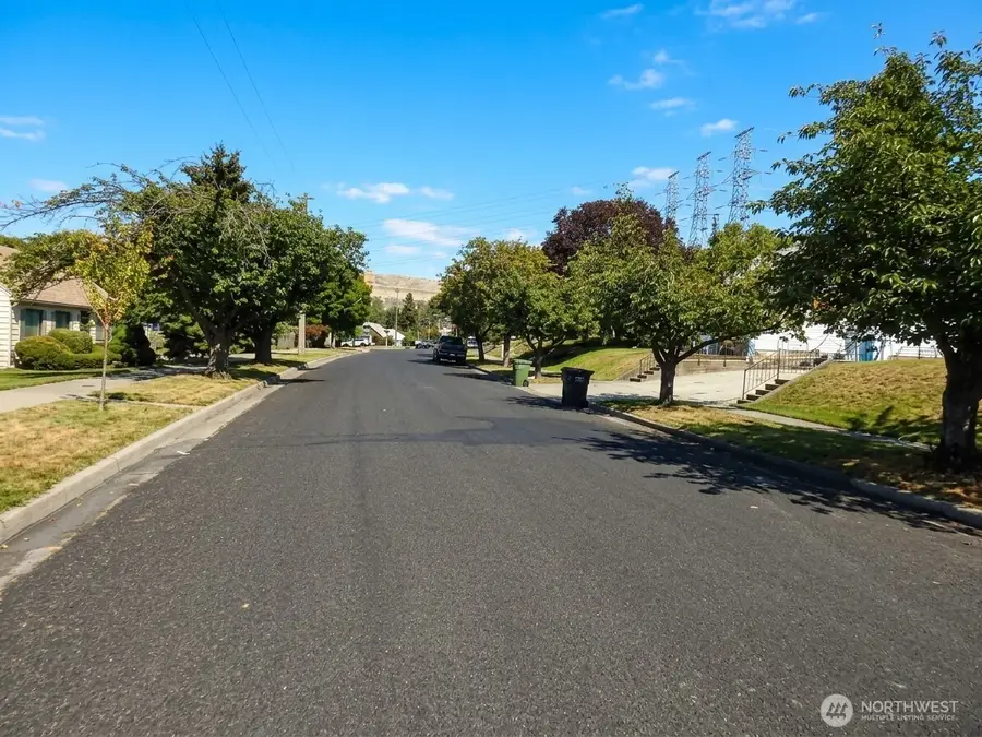 308 Stevens Avenue, Coulee Dam, WA 99116 - #3