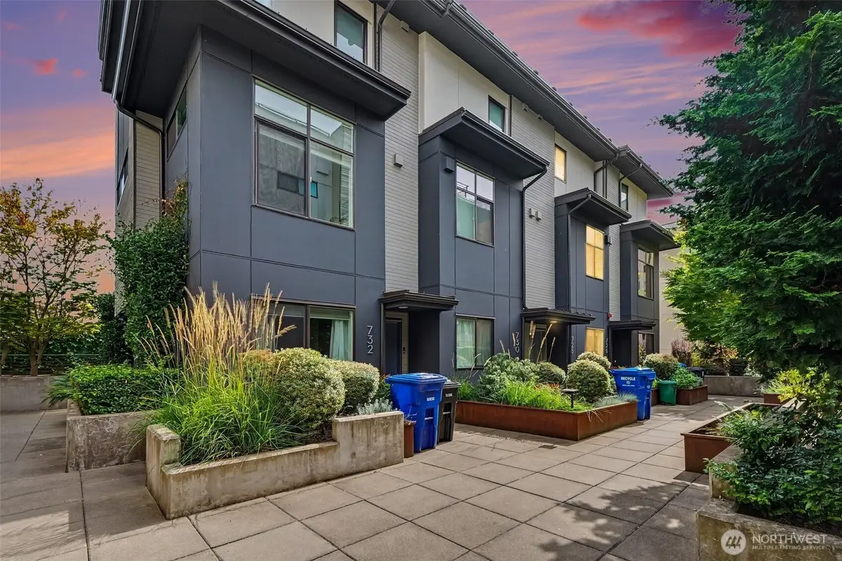 728 3rd Avenue N, Seattle, WA 98109 - #1