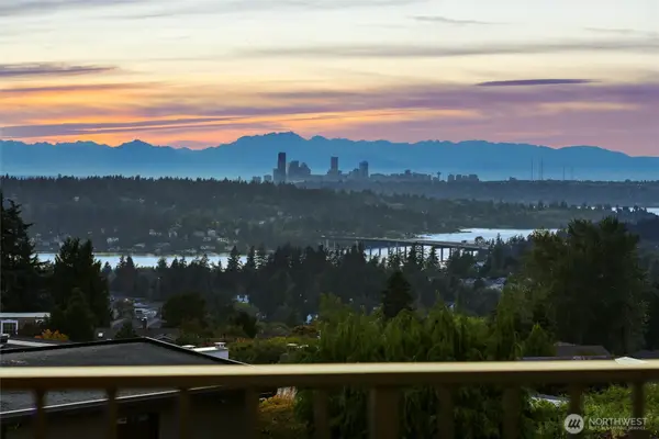 4360 Somerset Boulevard Se, Bellevue, WA 98006