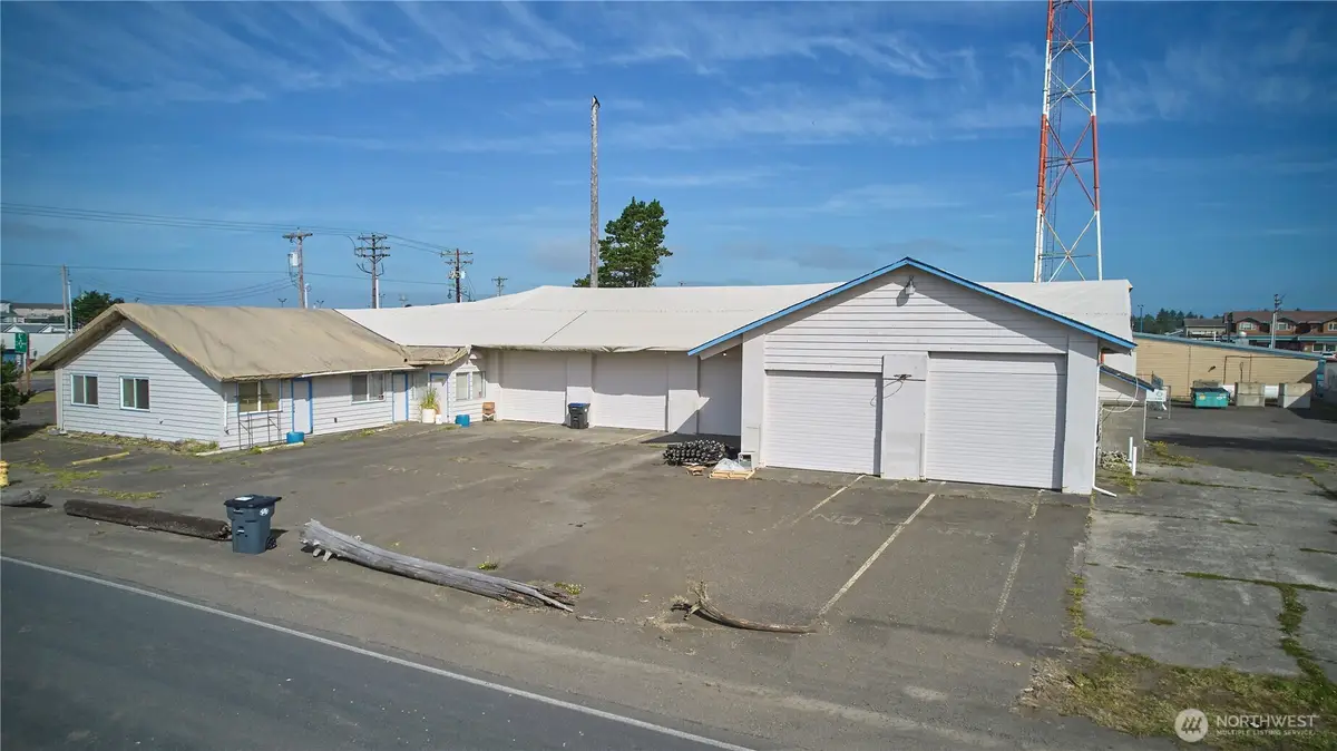 676 Point Brown Avenue Ne #Tract A of S 80 OF W 200, Ocean Shores, WA 98569 - #1
