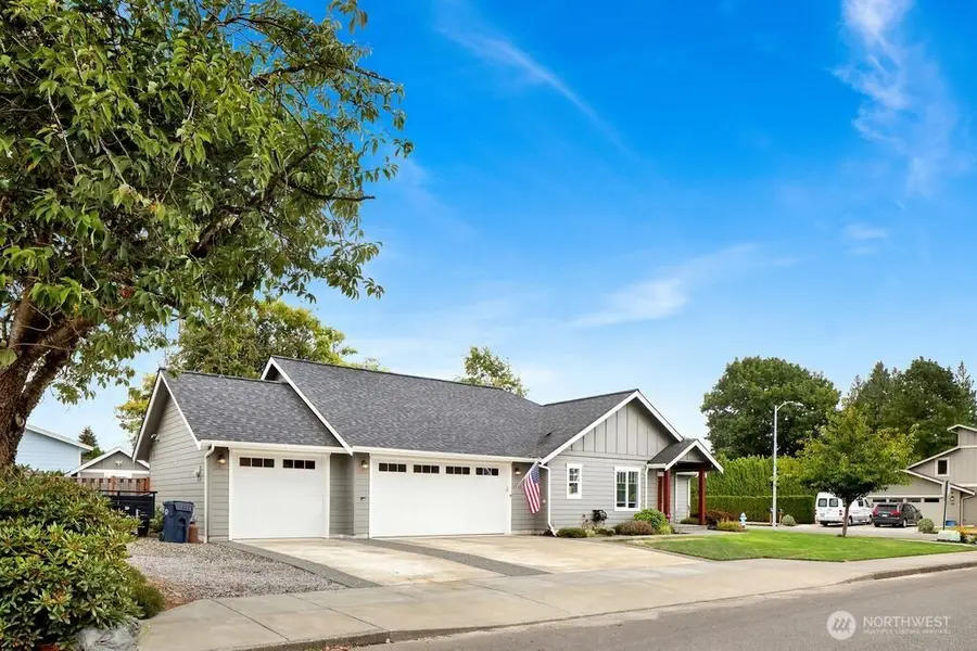 1200 W Park Street, Lynden, WA 98264 - #2