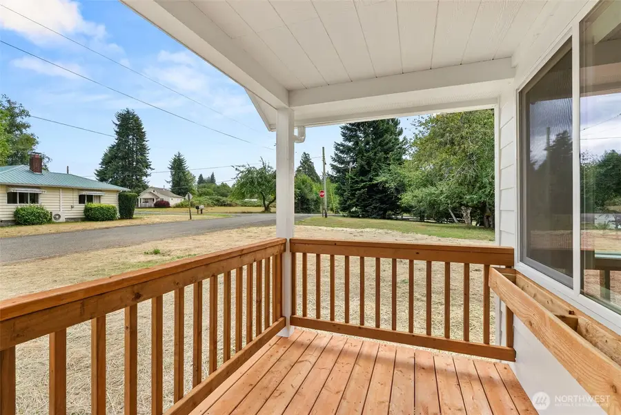 860 Ludington Avenue, Raymond, WA 98577 - #3