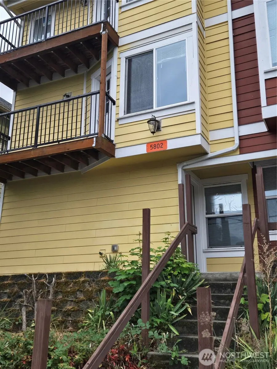 5802 Roosevelt Way Ne, Seattle, WA 98105 - #2