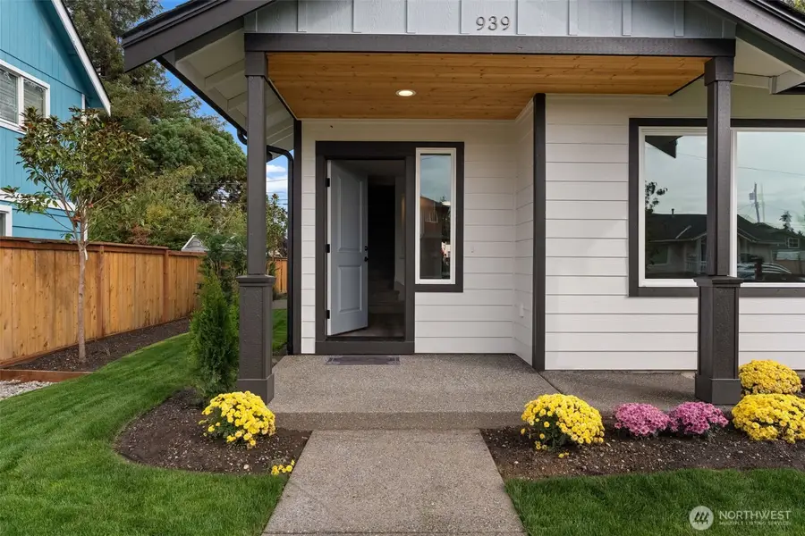 939 E 61st Street, Tacoma, WA 98404 - #2