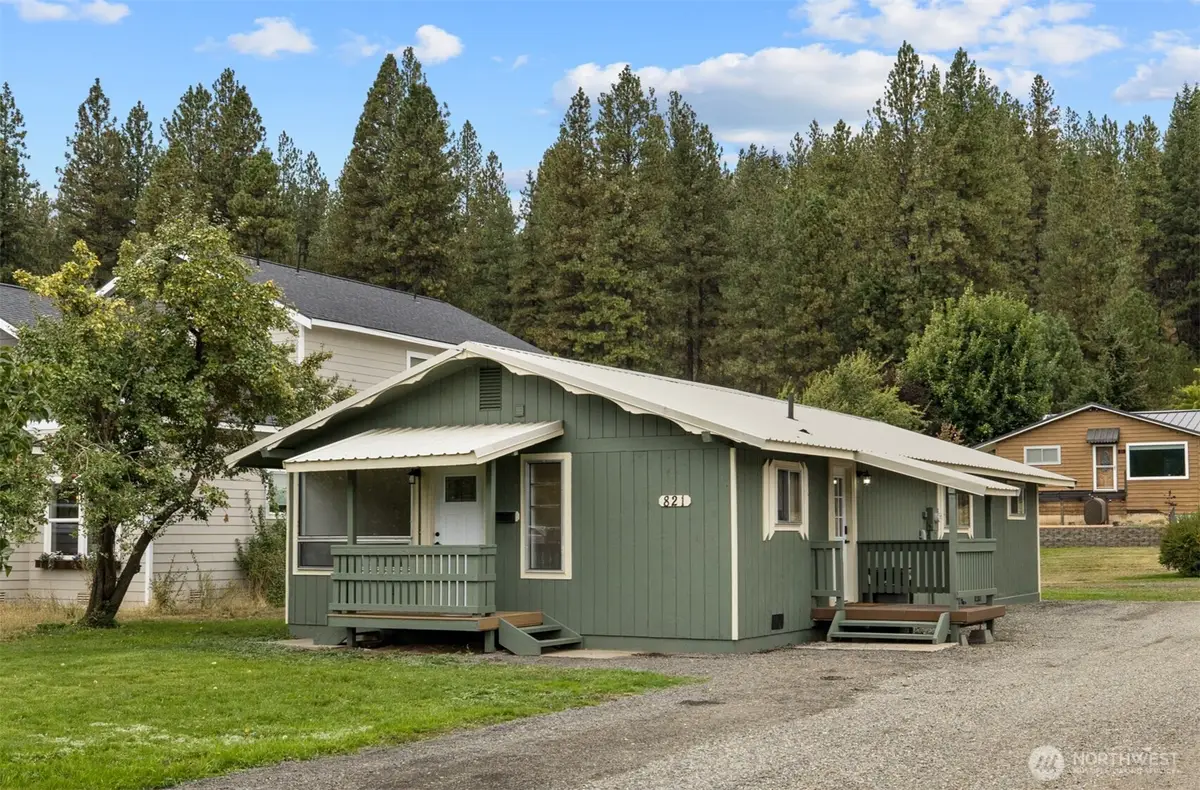 821 E Fourth Street, Cle Elum, WA 98922 - #1