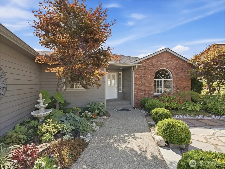 2304 Canyon Hills Drive, East Wenatchee, WA 98802 - #2