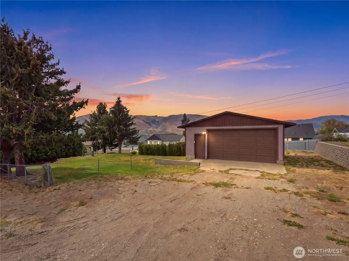 830 S Nancy Avenue, East Wenatchee, WA 98802 - #1