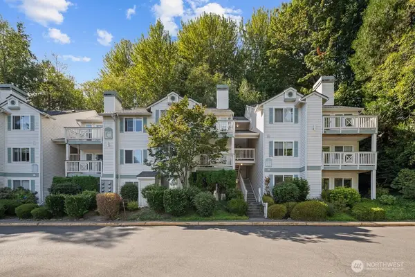 9910 NE 137th Street #C111, Kirkland, WA 98034