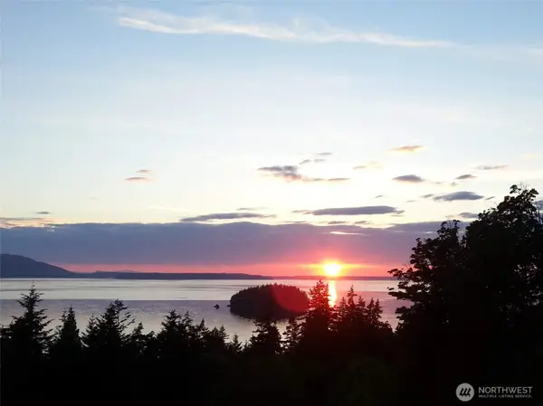 820 Chuckanut Drive, Bellingham, WA 98229