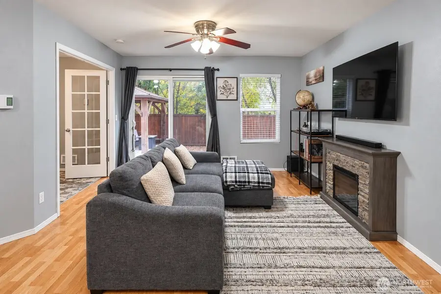 996 G Street Sw, Tumwater, WA 98512 - #2